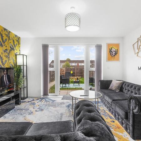 Luxury 2 Bed House City Centre ✘ Bbq & Garden ☆ Family Friendly→ Swingball & Outdoor Furniture - Free Parking → With 50 Inch Smart Tv, Free Netflix & Wifi ✘ Comfy Seating Area - By Maevela Birmingham Exteriör bild