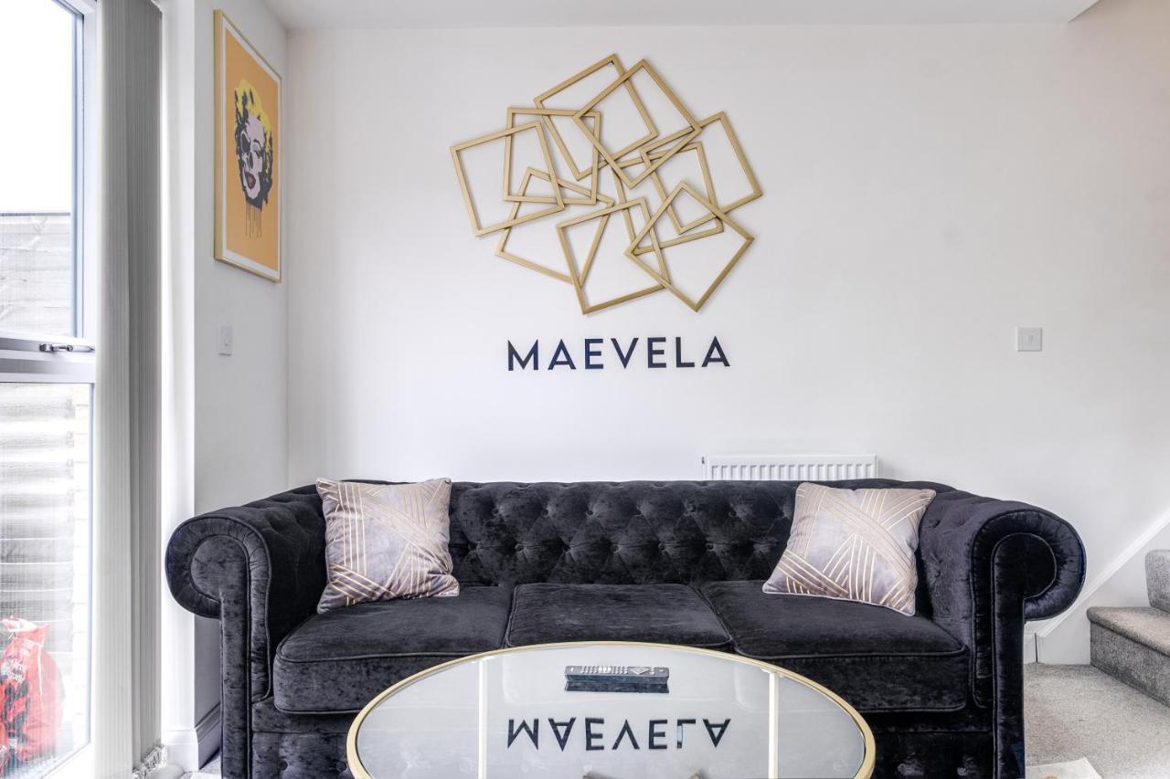 Luxury 2 Bed House City Centre ✘ Bbq & Garden ☆ Family Friendly→ Swingball & Outdoor Furniture - Free Parking → With 50 Inch Smart Tv, Free Netflix & Wifi ✘ Comfy Seating Area - By Maevela Birmingham Exteriör bild